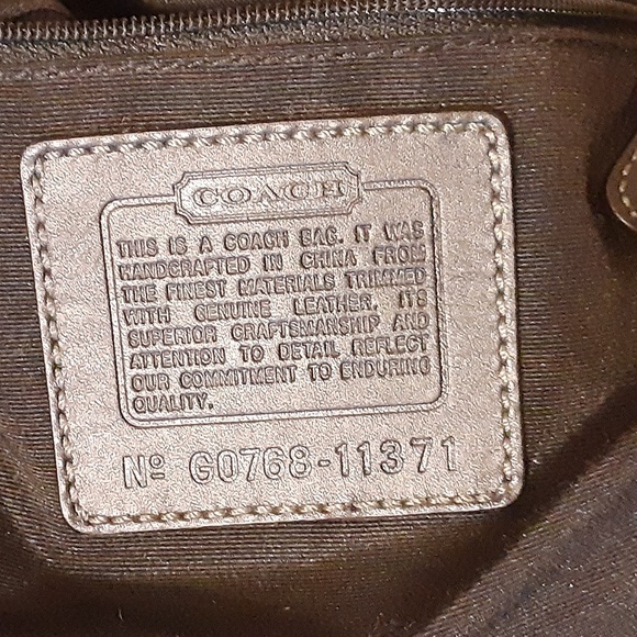 Coach Hamptons Signature Round Hobo Bag Style #11371 & Dust Bag - Picture 7 of 9